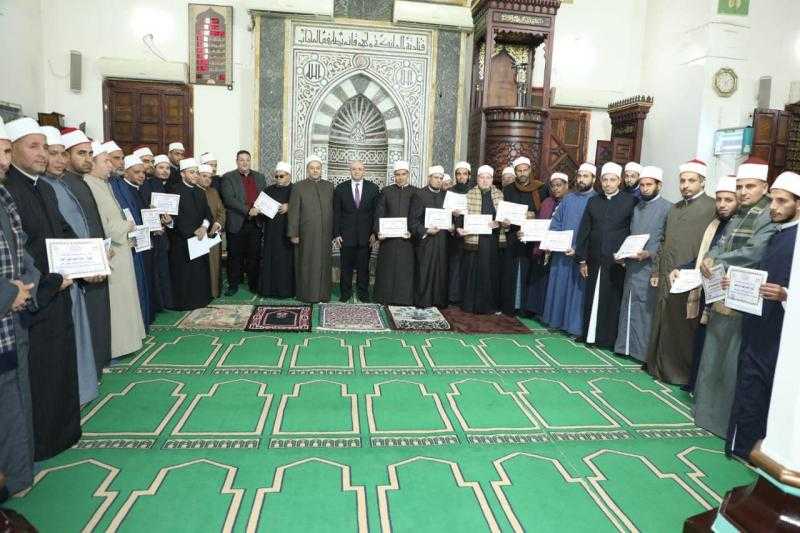 محافظ بني سويف يهنئ أبناء وقيادات المحافظة بذكرى الإسراء والمعراج