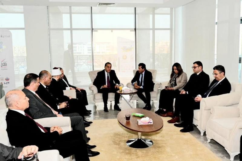 وزير الإسكان يشارك في فعاليات ”أسبوع الخير” لدعم أهالي مدينة الأسمرات والقافلة الشاملة لدعم قطاع غزة