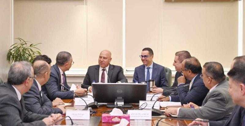 وزيرا الصناعة والاستثمار يبحثان معايير الموافقة على إنشاء المناطق الحرة الخاصة الجديدة