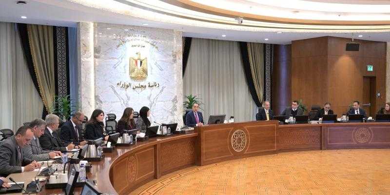رئيس الوزراء يتابع الموقف التنفيذى لمشروعات أول مرحلة بمبادرة ”حياة كريمة”