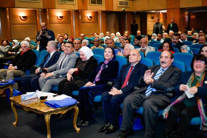 وزيرة البيئة تفتتح احتفالية المكتب العربى للشباب والبيئة بيوم البيئة الوطني