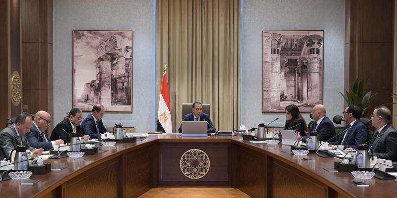 رئيس الوزراء يتابع الجهود والرؤية المستقبلية لجهاز تنمية المشروعات المتوسطة والصغيرة ومتناهية الصغر