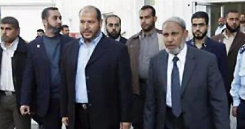 وفد قيادي من حركة حماس يصل القاهرة للقاء مسئولين مصريين