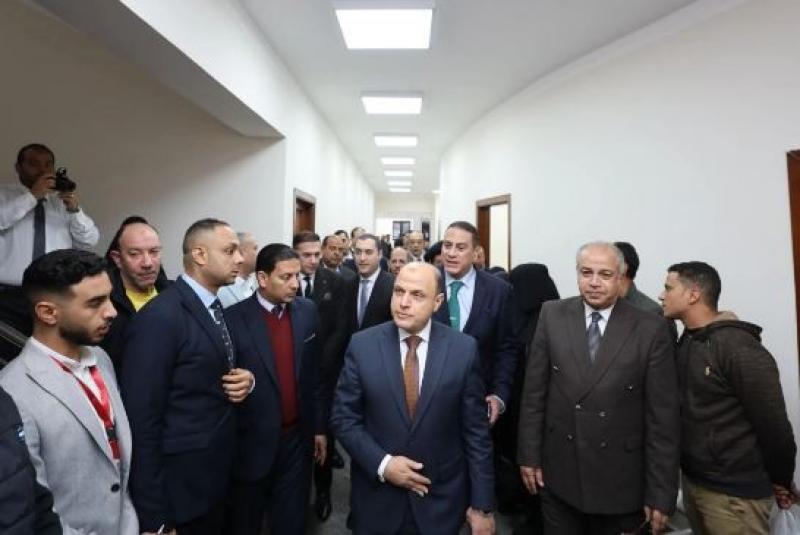 محافظ كفر الشيخ يتفقد القافلة الطبية الشاملة بنادي الخالدين
