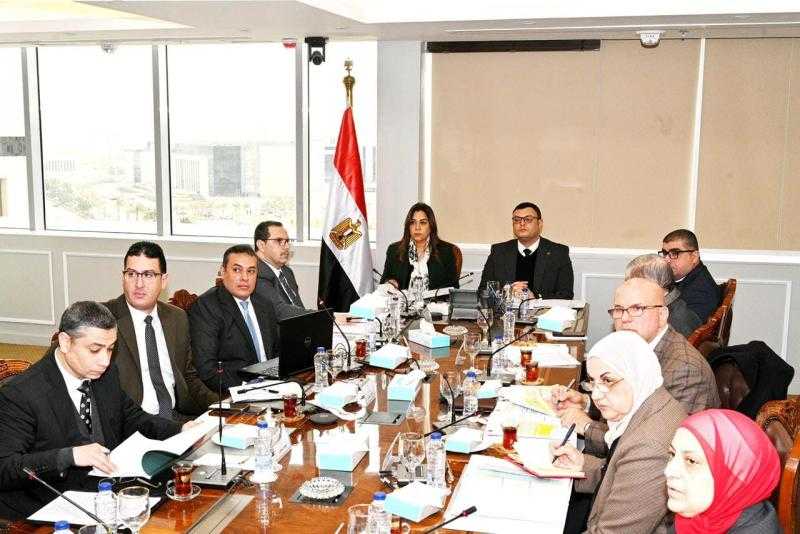وزير الإسكان: تخصيص قطعة أرض لصالح محافظة السويس لإقامة مستشفى ميداني
