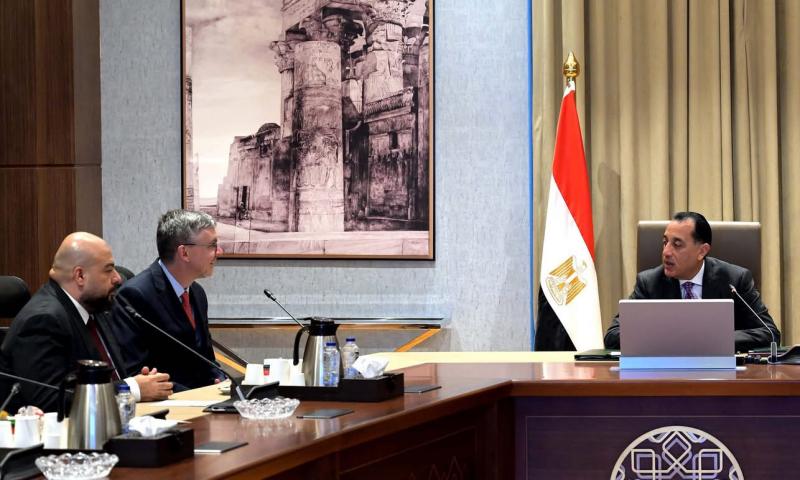 خط أحمر