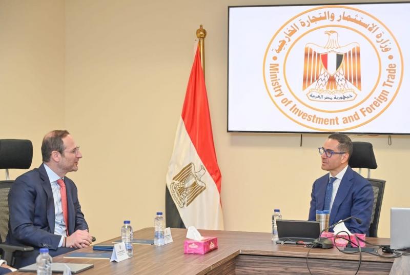 وزير الاستثمار يستقبل وفد بنك جي بي مورجان تشيس لاستعراض جهود التعاون بين الحكومة المصرية والبنك