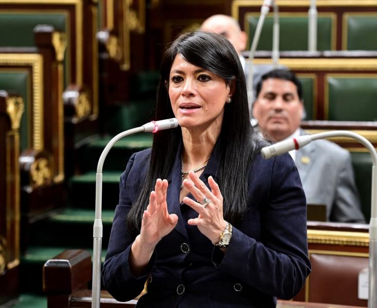 وزيرة التخطيط: الحكومة ملتزمة بسقف سنوي للدين الخارجي وفقًا لمعايير الاستدامة المالية