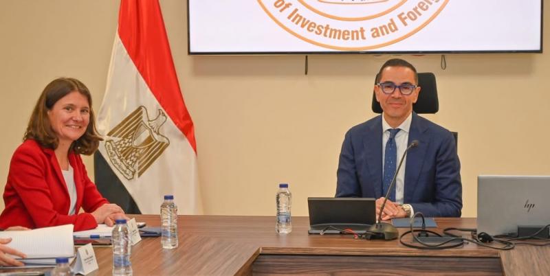 وزير الاستثمار يلتقي وفد مؤسسة موديز العالمية في إطار مراجعة التصنيف الدورية لمصر