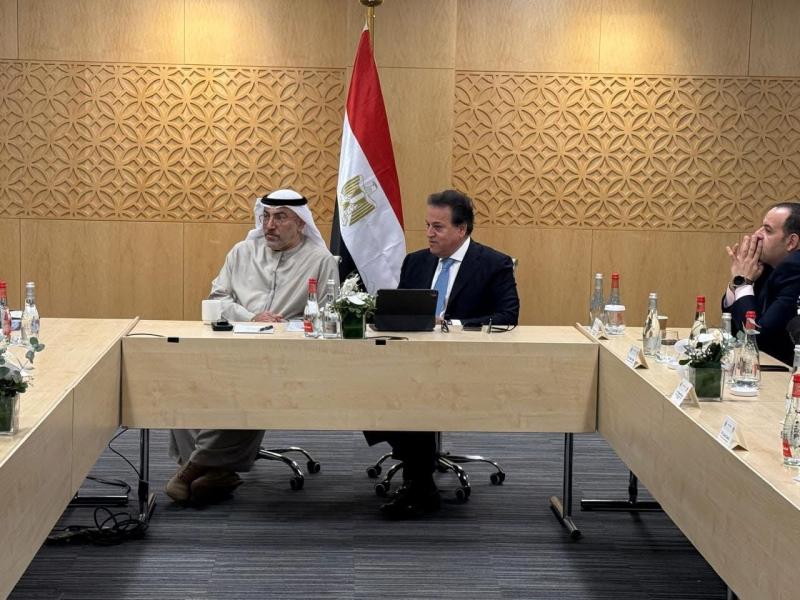 د خالد عبدالغفار يؤكد أهمية رفع كفاءة الأطقم الطبية في مجالي القلب وجراحة الأوعية