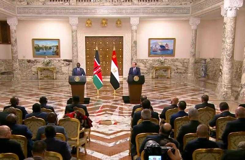 الرئس السيسي يؤكد خلال لقائه مع نظيره الكيني على تطوير العلاقات الثنائية لتصل للشراكة الاقتصادية