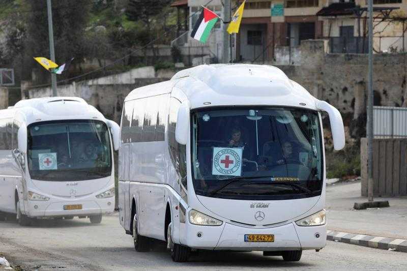 إذاعة جيش الاحتلال: وقف الإفراج عن الأسرى الفلسطينيين حتى إشعار آخر