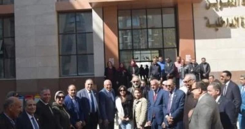 وفد من ”لجنتى الدفاع” بمجلسى النواب والشيوخ يتفقد المجمع الحكومى بالوادى الجديد
