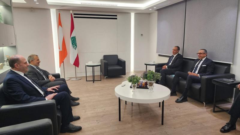 خلال زيارته لبيروت.. وزير الخارجية والهجرة يجتمع برئيس التيار الوطني الحر اللبناني