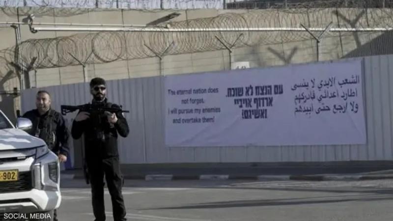جيش الاحتلال يدفع بتعزيزات عسكرية بمحيط سجن عوفر تمهيدًا لإطلاق سراح الأسرى الفلسطينيين