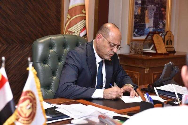 وزير العمل: صرف 200 ألف جنيه لأسرة كل متوفي و20 ألفاً للمصابين بحادث السويس الصحراوي