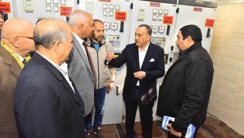 محافظ أسيوط يتفقد سير العمل بلوحة توزيع كهرباء غرب بحي الأربعين