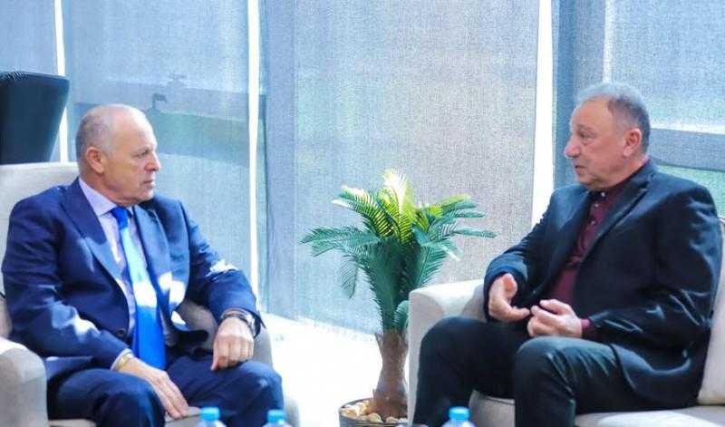 رئيس اتحاد الكرة يستقبل الخطيب بمركز المنتخبات الوطنية