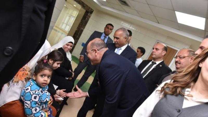 وزير العمل يزور مستشفى الناس للأطفال.. ويُشيد بالخدمات المُقدمة بالمجان