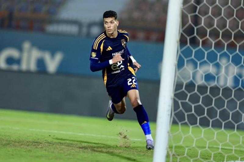 إمام عاشور رجل مباراة الأهلي ومودرن سبورت