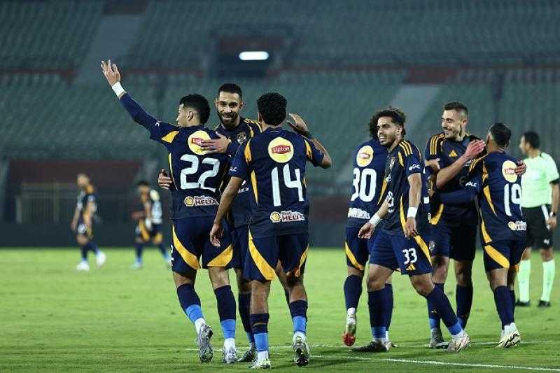 الأهلي يطارد بيراميدز بثلاثية في مودرن