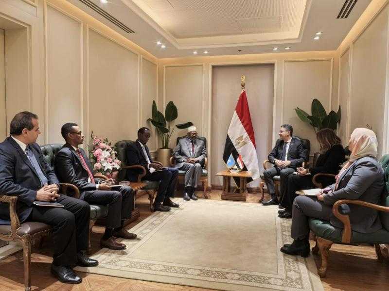 وزير التموين يستقبل وزير الزراعة الصومالي لبحث سبل التعاون المشترك