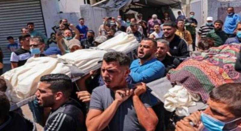 انتشال جثامين 20 فلسطينيا من مدينة الشيخ زايد شمال قطاع غزة