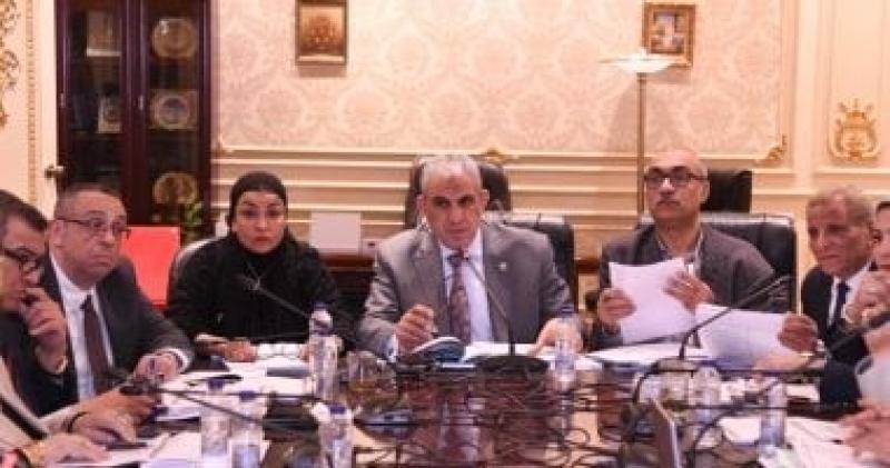 ”قوى النواب” تؤجل مواد العقوبات بقانون العمل وجدل بسبب ضم ”الخدمة المنزلية”