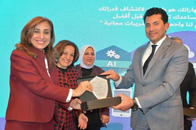 وزير الشباب والرياضة يشهد حفل إنجازات مشروع ”طور وغير” لعام 2024