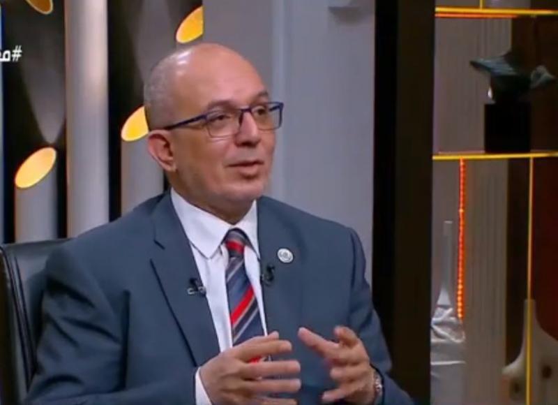 أستاذ بجامعة الأزهر: القراءة اليومية تقوي العقل وتوسع المعرفة وتحسن الأخلاق