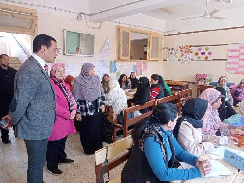 وكيل تعليم سوهاج يتابع البرنامج التدريبي لمعلمات رياض الأطفال