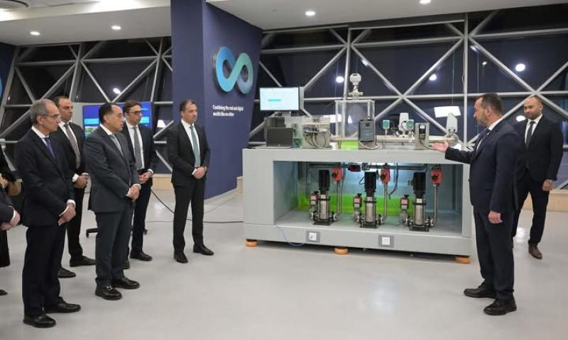 رئيس الوزراء يطلع على أنشطة مركز إمحوتب للإبداع والتطوير