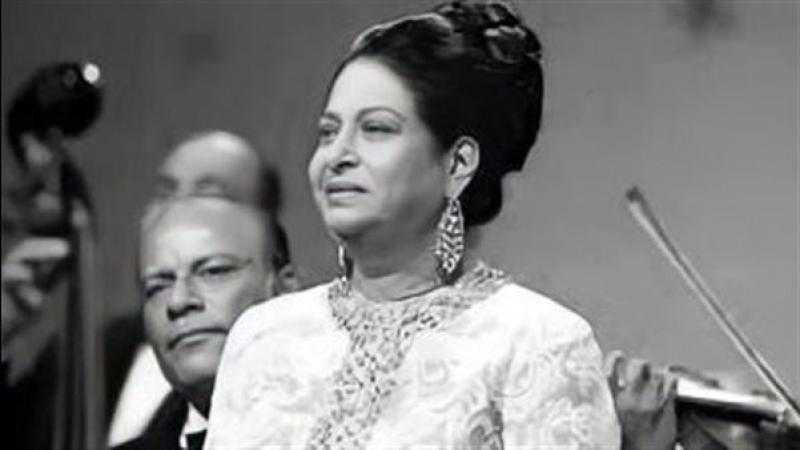 كاتب صحفي: مر 50 عاما على غياب أم كلثوم ولا يزال العرش شاغرا