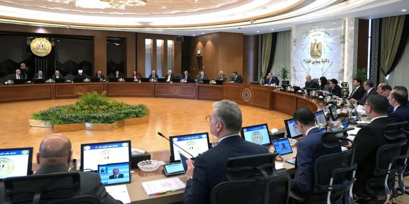 وزير الكهرباء يستعرض جهود تحسين كفاءة الطاقة الكهربائية
