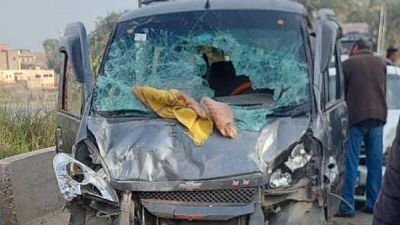 انقلاب ميني باص فندق شهير وإصابة 6 عمال على طريق أكتوبر