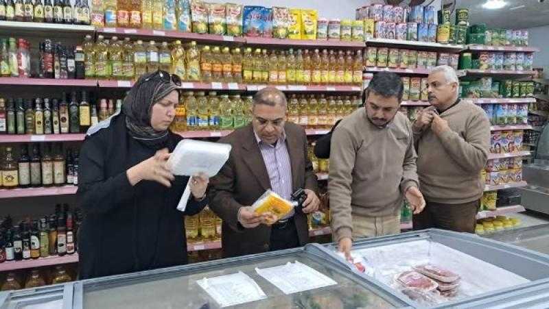 رئيس مدينة بنها يقود حملة موسعة على الأسواق لمتابعة حركة البيع والشراء .. صور