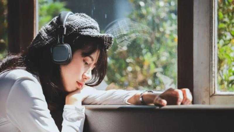 سهام عيد تحذر من الأغاني الحزينة | تتسمع 10 دقائق