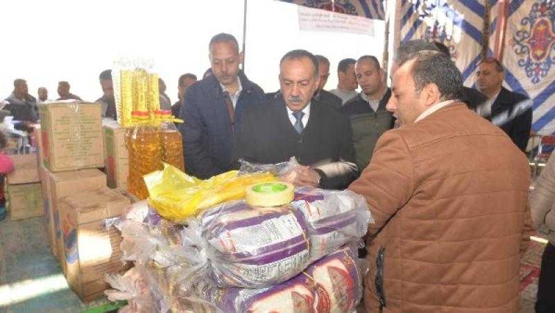 محافظ أسيوط يفتتح سوق اليوم الواحد بالفتح لبيع السلع بأسعار مخفضة