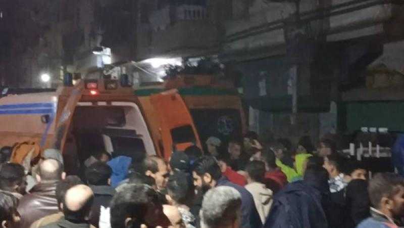 إنقاذ 4 عمال من أسفل أنقاض برج المحلة والأمن يضبط مالكه.. صور