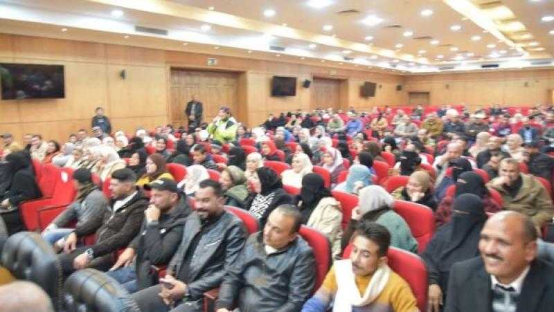 محافظ بورسعيد يتابع تقنين أوضاع أراضي شباب الخريجين بسهل الطينة