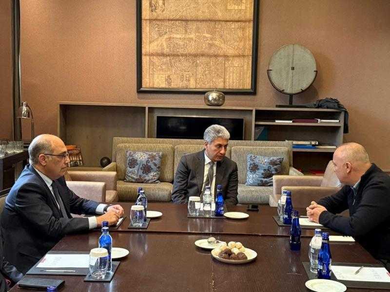 وزير السياحة والآثار يواصل لقاءاته المهنية بإسطنبول