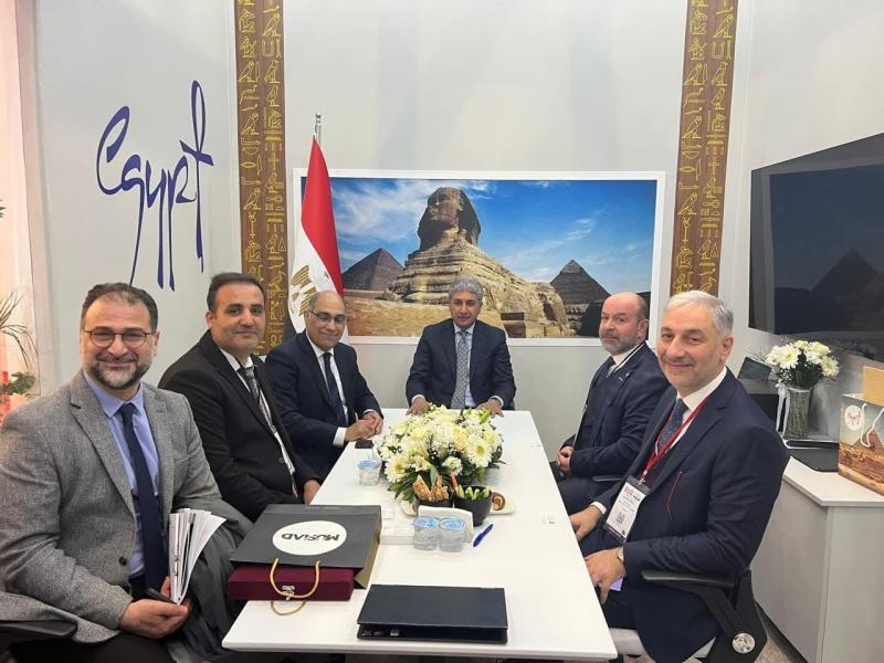 وزير السياحة والآثار يعقد لقاء مع جمعية رجال الأعمال التركية MÜSIAD لبحث فرص الاستثمار