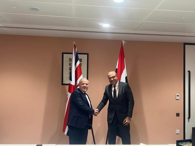 وزير الطيران المدني يختتم زيارته الرسمية بلندن بلقاء رفيع المستوى مع الوزير المفوض البريطاني لشئون الطيران