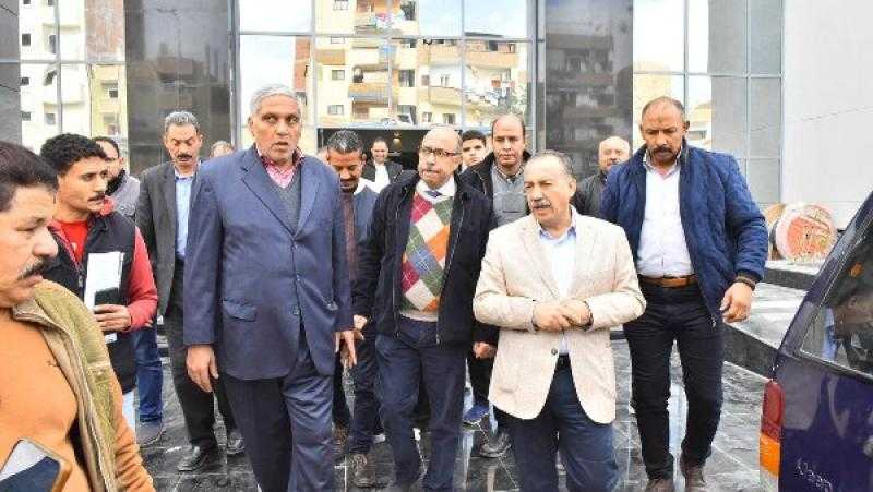 محافظ أسيوط يتفقد التشطيبات النهائية لتطوير مستشفى منفلوط المركزي