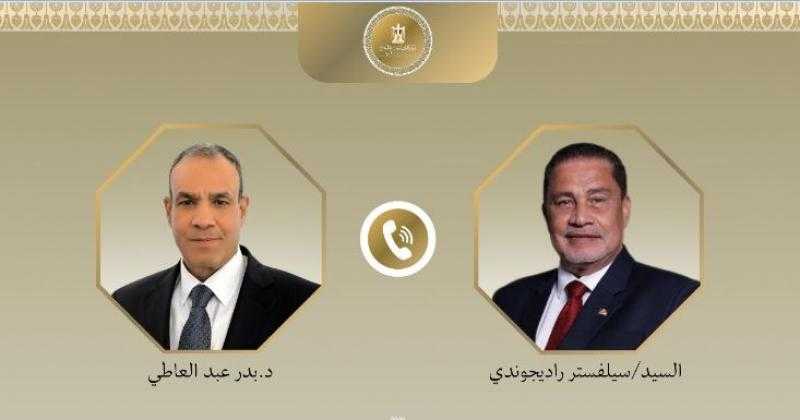 وزير الخارجية والهجرة يجري اتصالا هاتفيا مع وزير خارجية سيشل