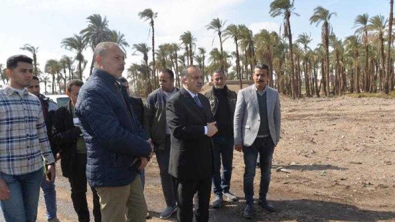 أسيوط.. رفع 2000 طن من مخلفات هدم المباني بطريق العصارة المعصرة بمركز الفتح