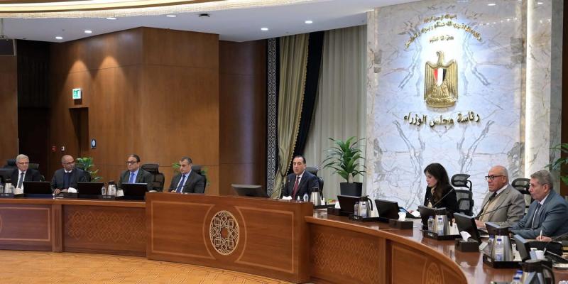 رئيس الوزراء يتابع الموقف التنفيذي للمرحلة الأولى من المبادرة الرئاسية ”حياة كريمة”