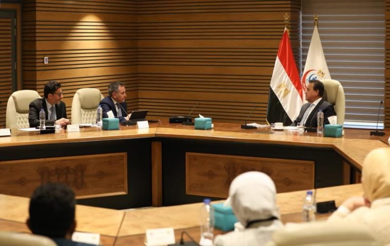 وزير الصحة يبحث مع مؤسسة التمويل الدولية (IFC) التوسع بملف الاستثمارات الصحية