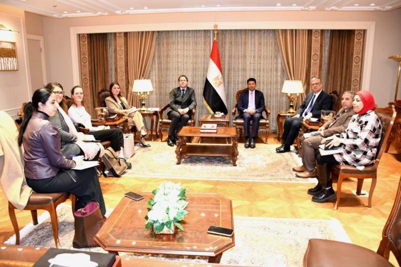 وزير الشباب والرياضة يستقبل وفدا رسميا من هولندا بحضور السفير الهولندي بالقاهرة