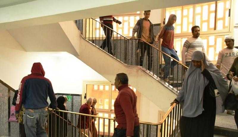 محافظ أسوان يتابع التجربة العملية لإخلاء مبنى الديوان العام كخطوة استباقية للتعامل مع الأحداث